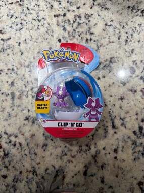 Pokémon Clip 'N' Go Toxel Figure with Great Ball Jazwares